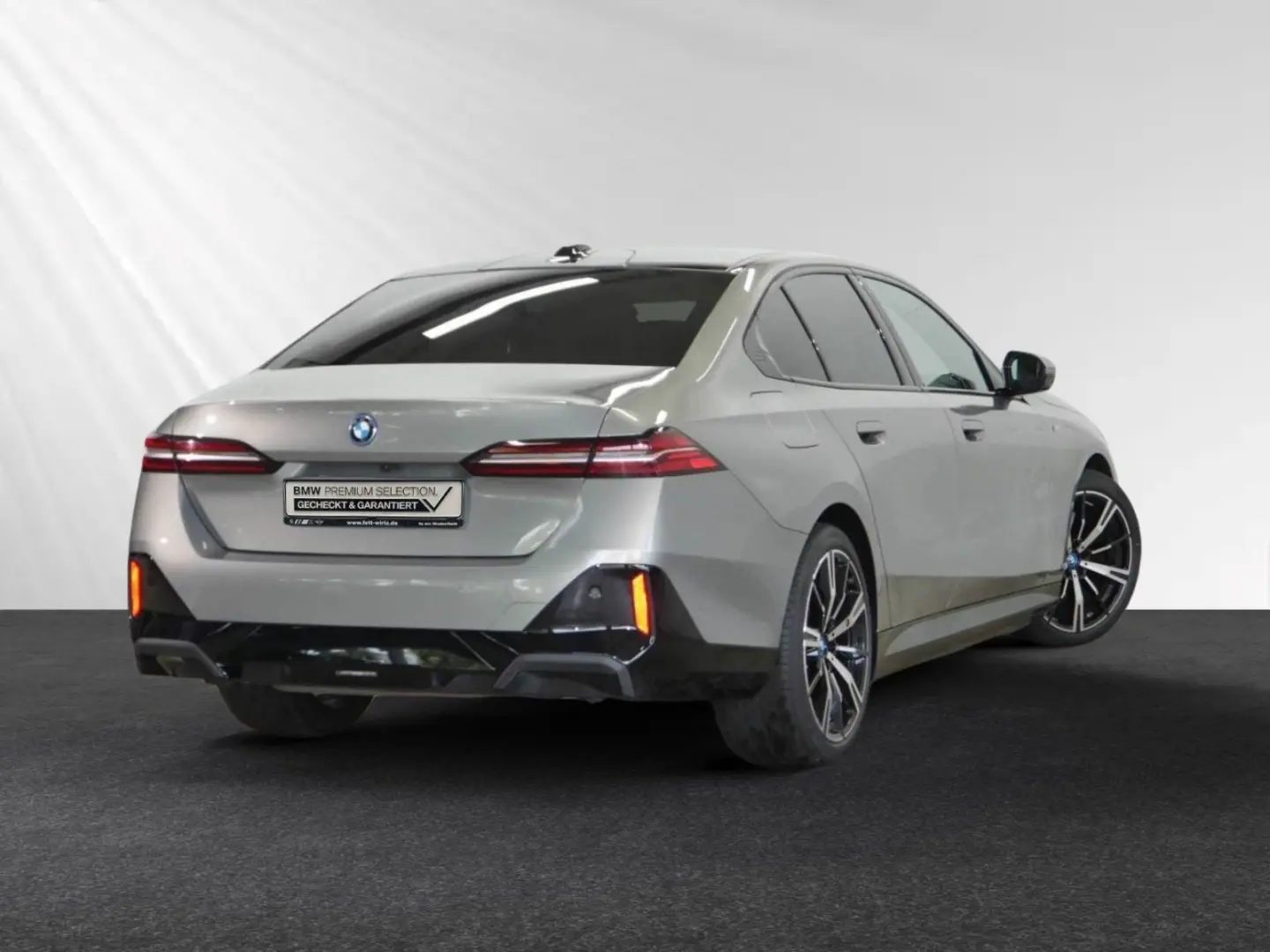 550e xDrive  € 1.190 Zubehörbonus M Sport