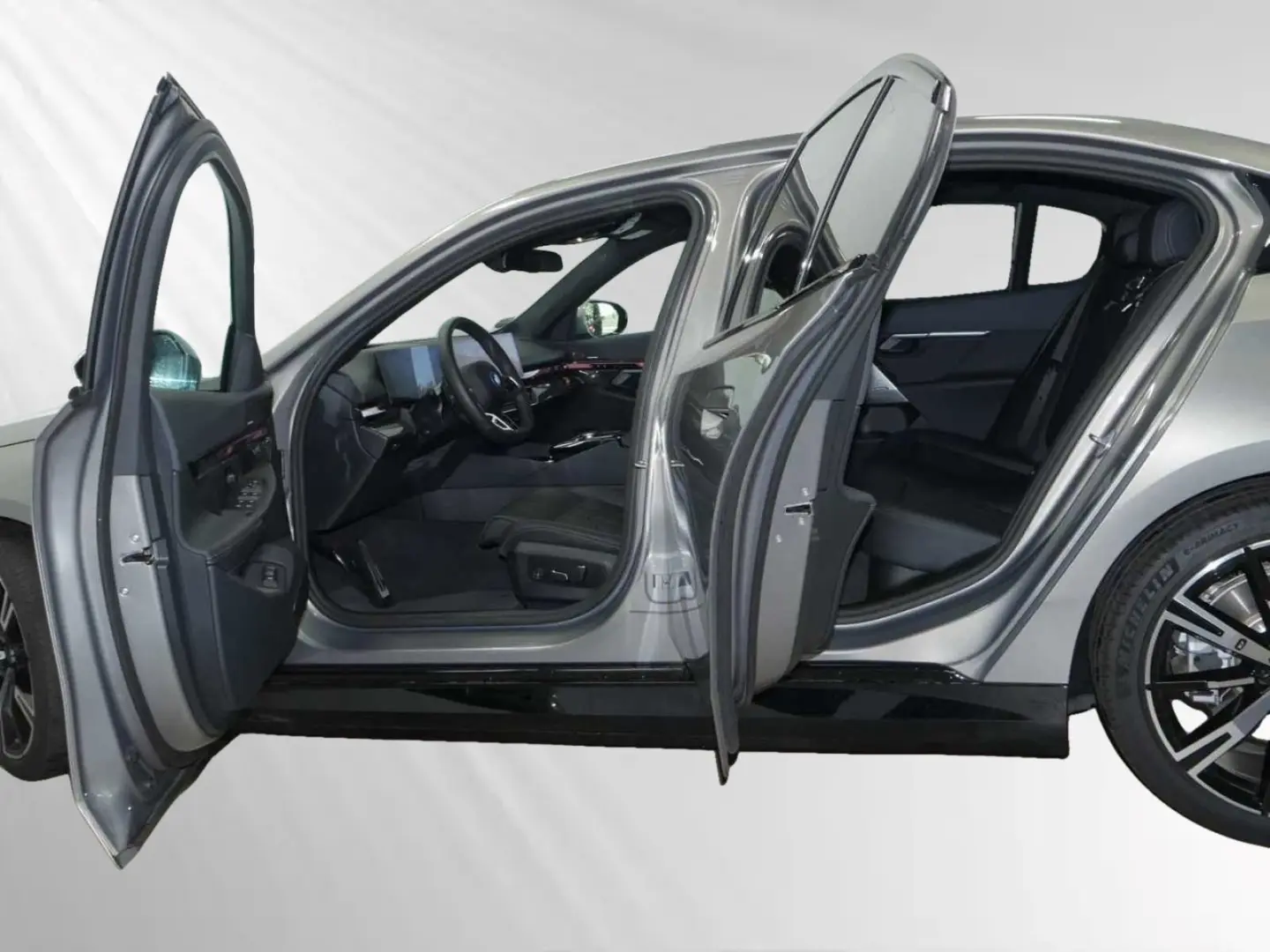 550e xDrive  € 1.190 Zubehörbonus M Sport