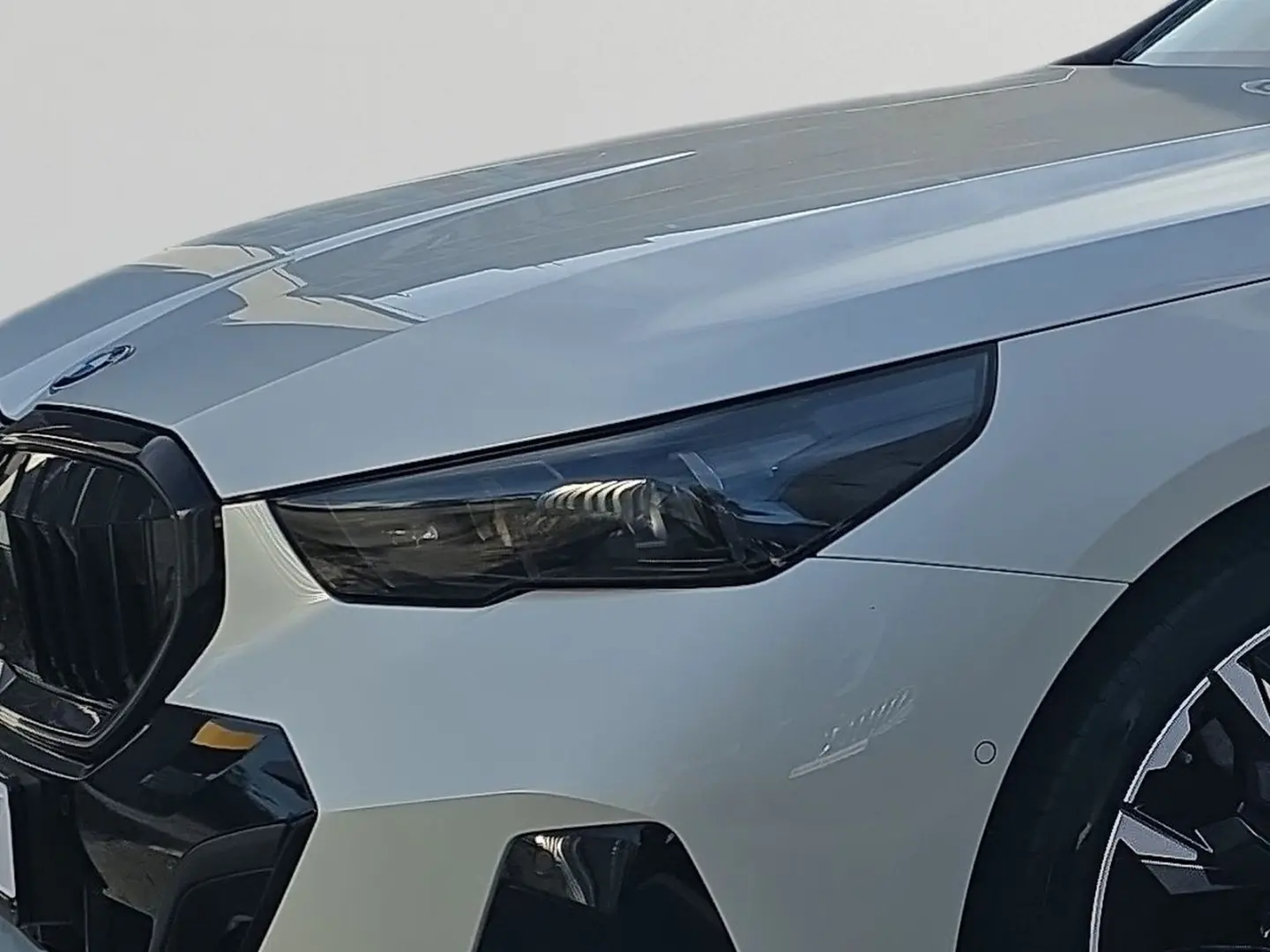 550e xDrive Limousine DrivAssProf ParkAss Pano B