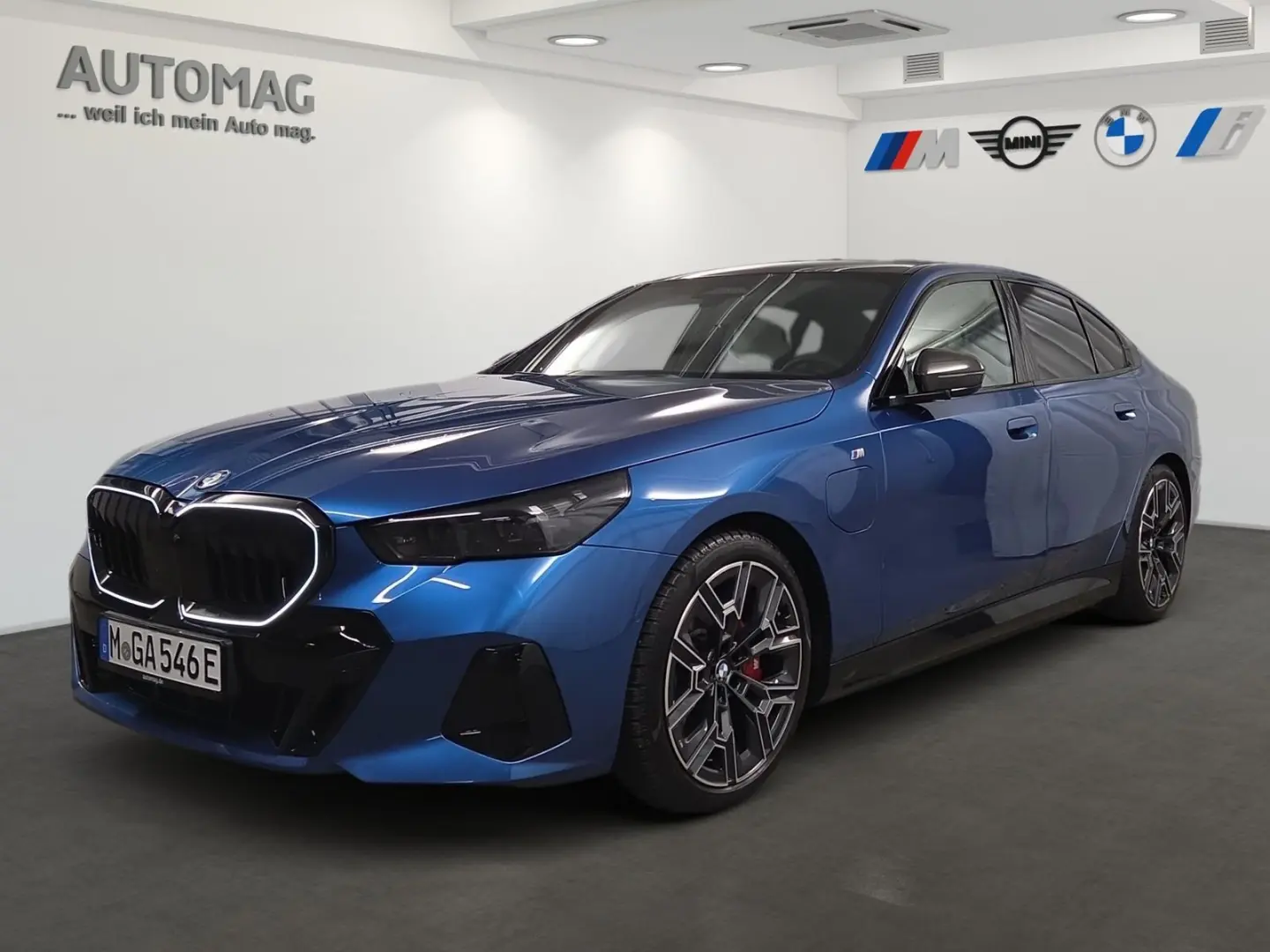 550e xDrive Sonderlack PanoDach M-SportPro M-Sha