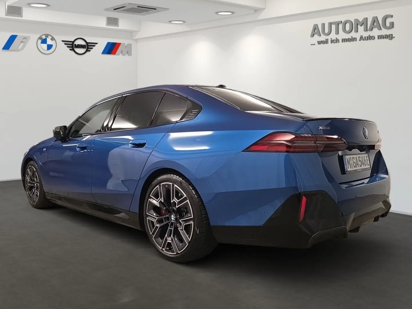 550e xDrive Sonderlack PanoDach M-SportPro M-Sha