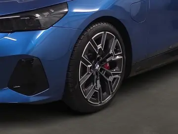 550e xDrive Sonderlack PanoDach M-SportPro M-Sha