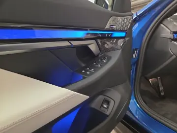 550e xDrive Sonderlack PanoDach M-SportPro M-Sha