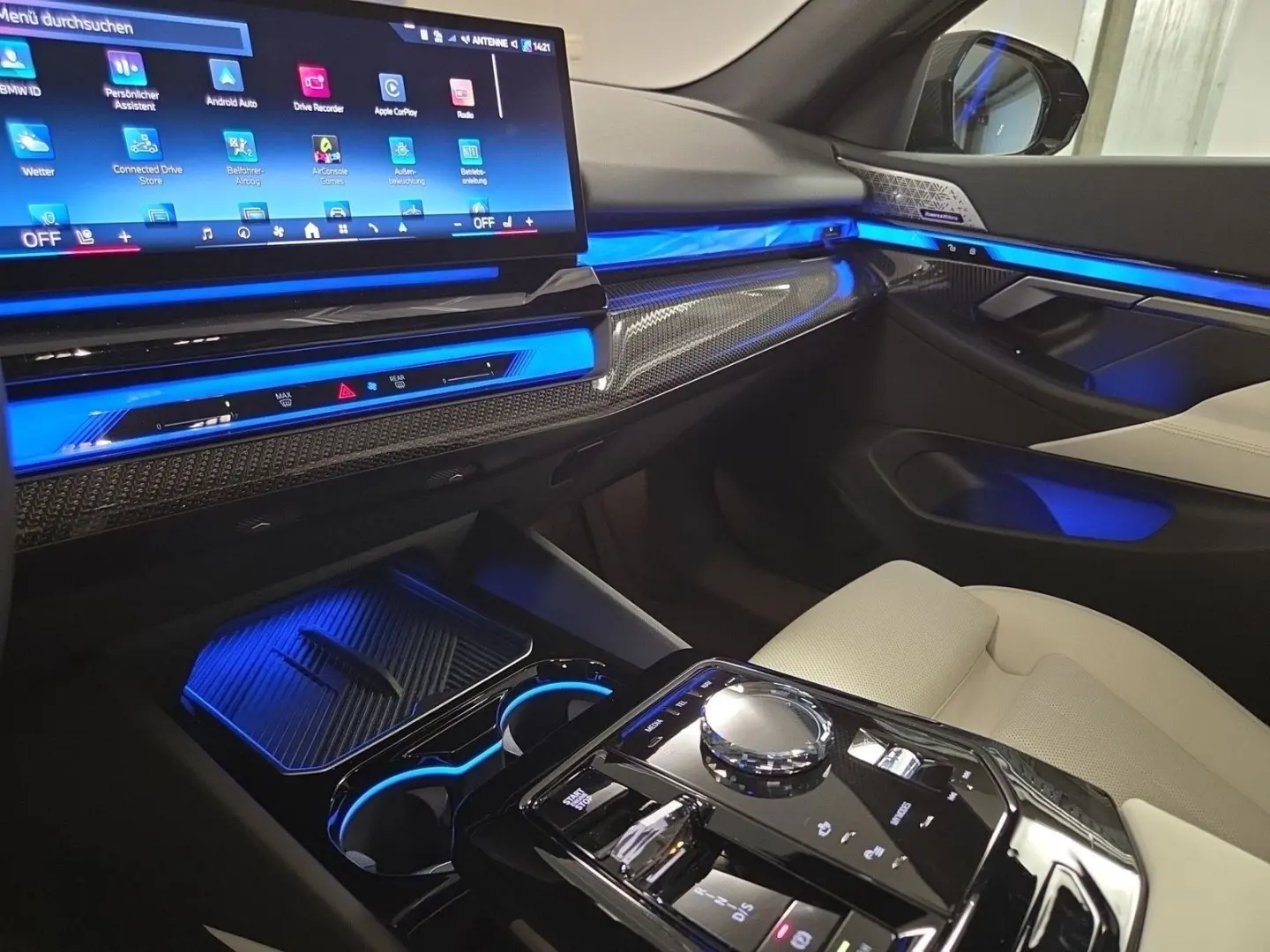 550e xDrive Sonderlack PanoDach M-SportPro M-Sha