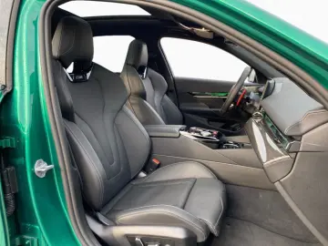 M5 Lim DA PA-Prof HUD B&W Sitzbel Pano Ad-LED 21