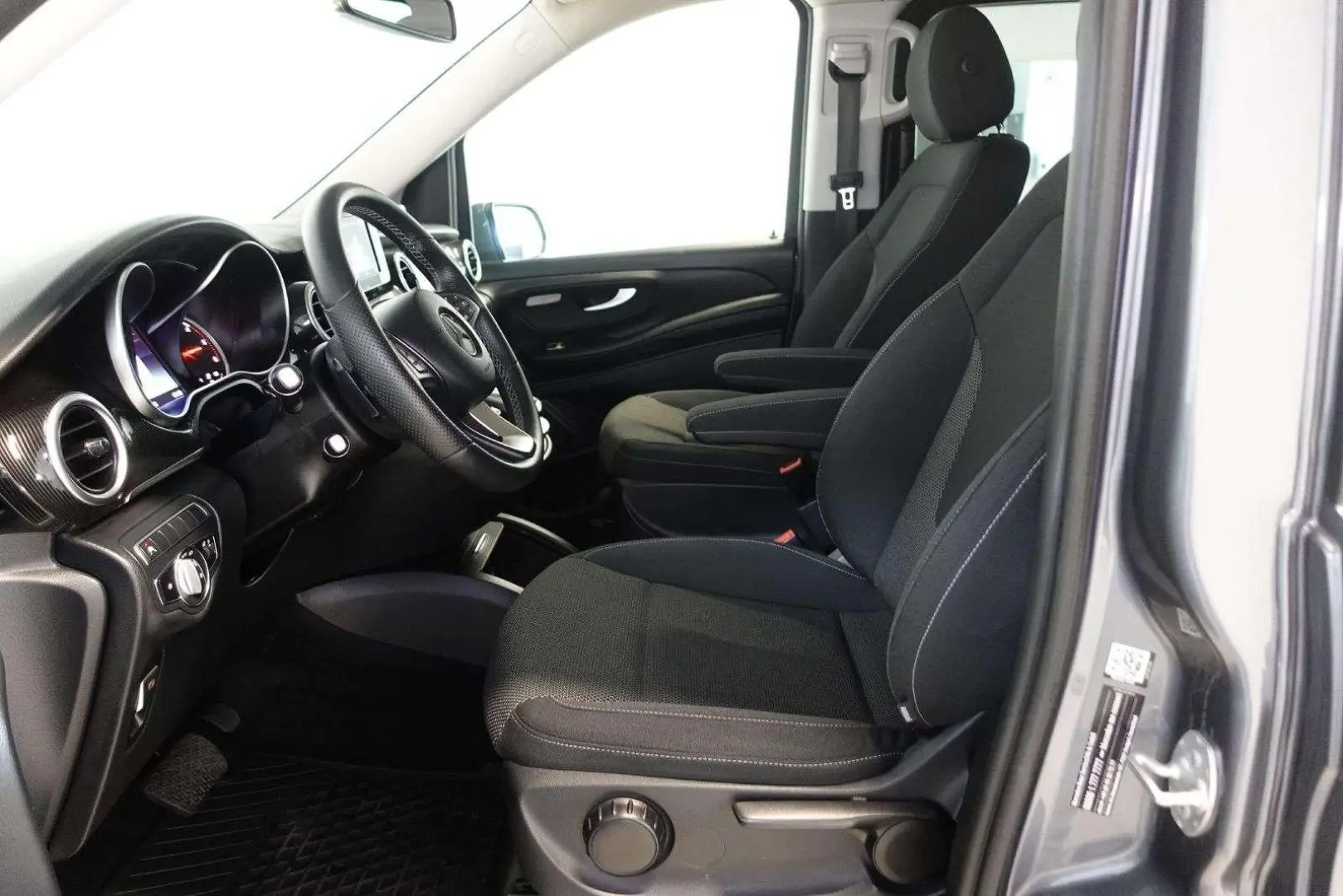 V 220 CDI kompakt Aut. Klimaaut. Sitzhzg. Navi A