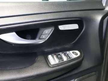 V 220 CDI kompakt Aut. Klimaaut. Sitzhzg. Navi A