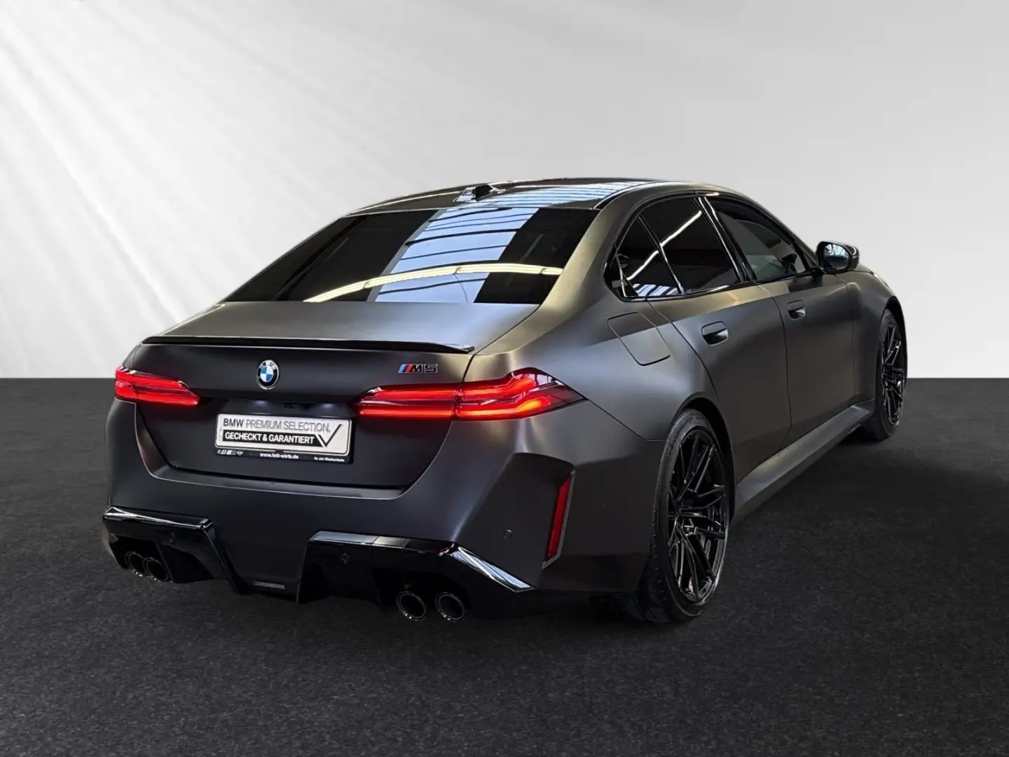 M5 Limousine  FrozenDeepGrey  M-Driver'sPackage