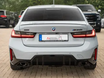 M340i -X-Drive M PERFORMANCE HEAD-UP LED