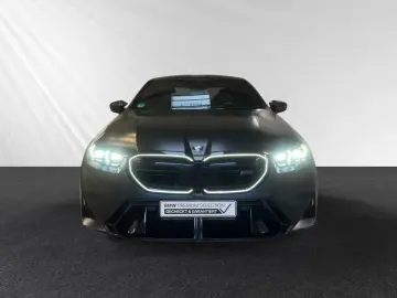 M5 Limousine  € 1.190 Zubehörbonus Frozen Black