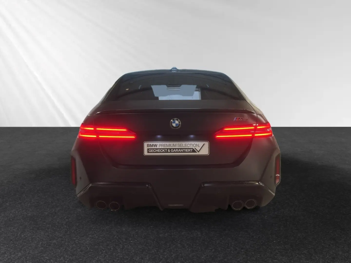 M5 Limousine  € 1.190 Zubehörbonus Frozen Black