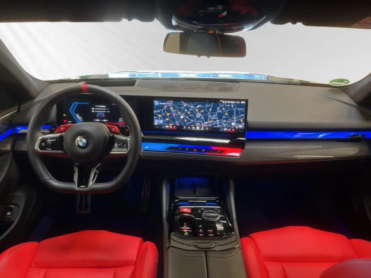 M5 Limousine  € 1.190 Zubehörbonus Frozen Black