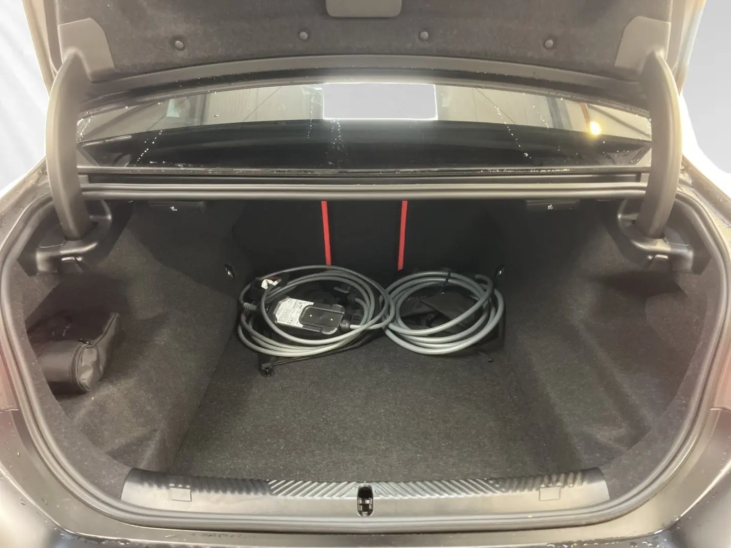 M5 Limousine  € 1.190 Zubehörbonus Frozen Black