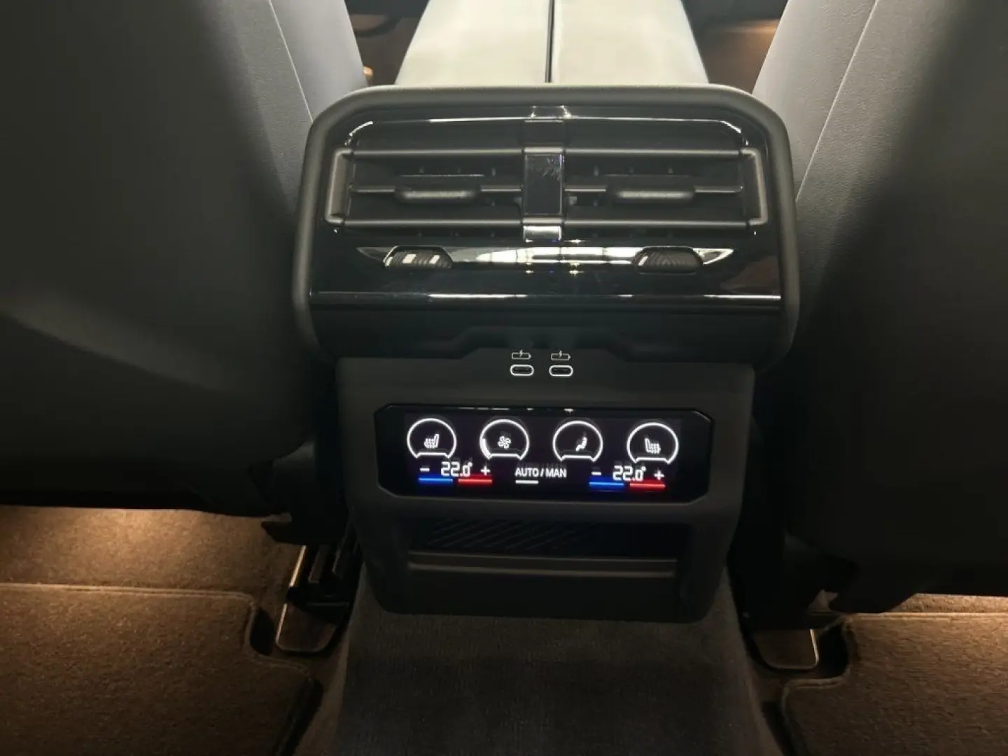 M5 Limousine  € 1.190 Zubehörbonus M Driver'Pack