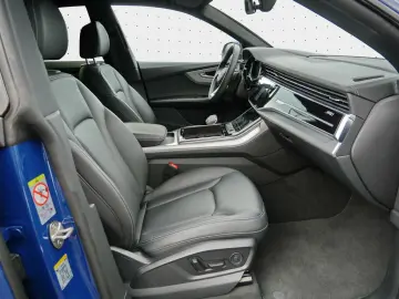 Q8 55 TFSI qu. S line (Ext) AHK Matrix HuD Air