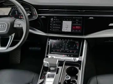 Q8 55 TFSI qu. S line (Ext) AHK Matrix HuD Air