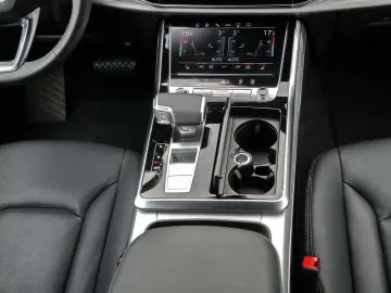 Q8 55 TFSI qu. S line (Ext) AHK Matrix HuD Air