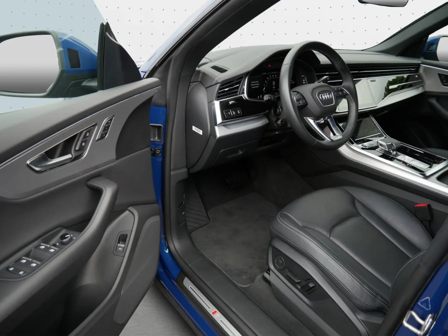 Q8 55 TFSI qu. S line (Ext) AHK Matrix HuD Air