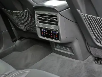 Q8 55 TFSI qu. S line (Ext) AHK Matrix HuD Air