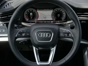 Q8 55 TFSI quattro S line air Tour 360  Matrix