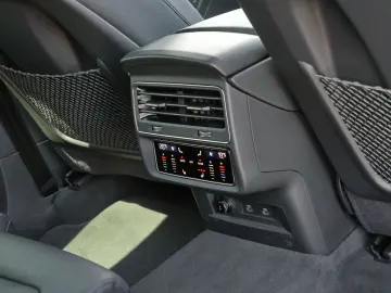 Q8 55 TFSI quattro S line air Tour 360  Matrix