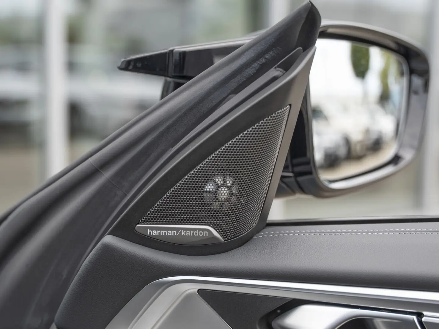 M440i xDrive Cabrio 19Z AHK DAPro H K ServiceInc