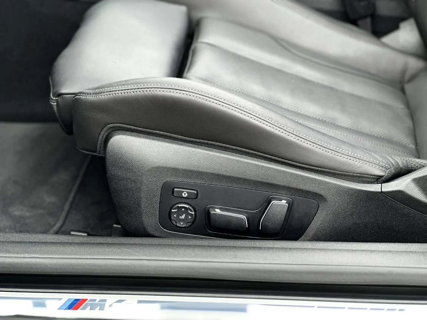 M4 Competition M xDrive Cabrio HK HiFi DAB LED