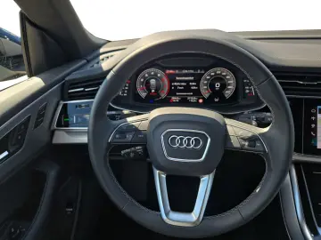 Q8 S line 55 TFSI MATRIX 360 KAM LUFT AHK HUD ST