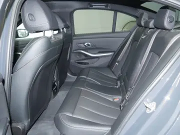 330e M SPORT PRO ACC 360 AHK 19  LCPro erwShadow