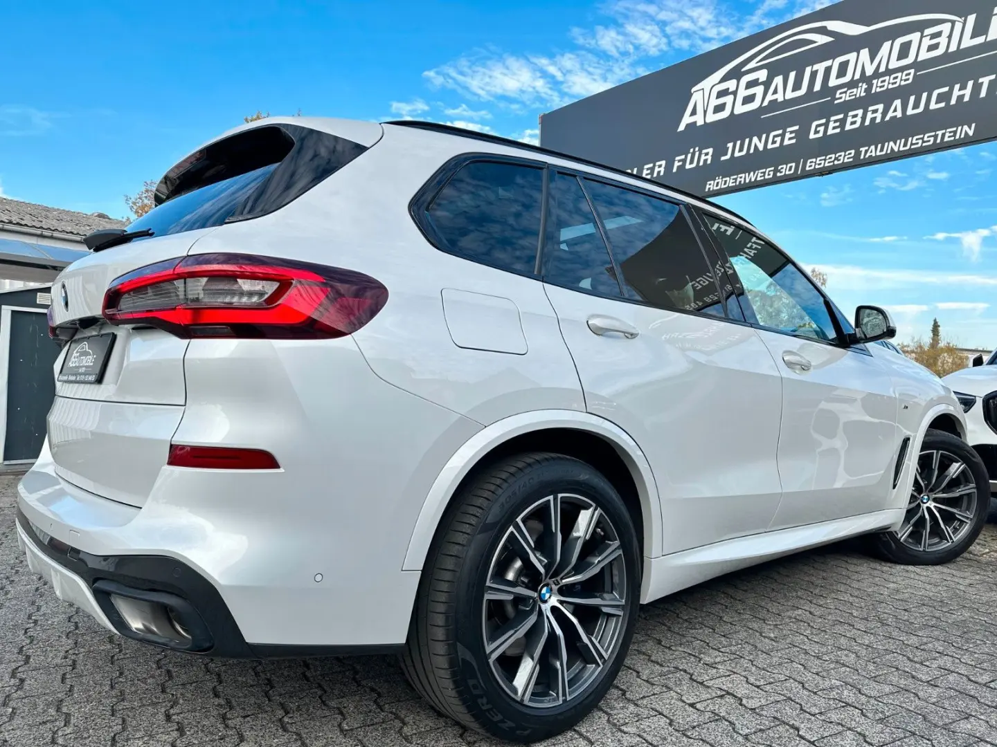 X5 xDr40i M Sport PANO ACC AHK Standh Laser HiFi