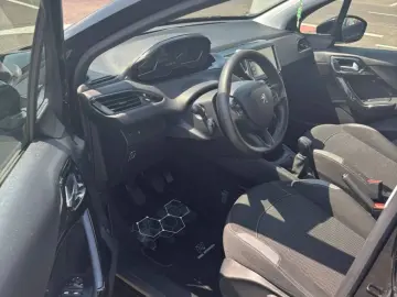 Peugeot 208 1.2 VTi Active