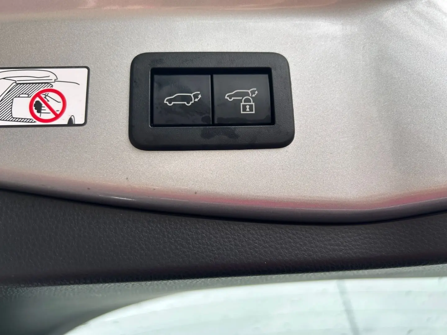 C-HR 1.8 Hybrid Team D  LED el Heck ACC CAM SHZ