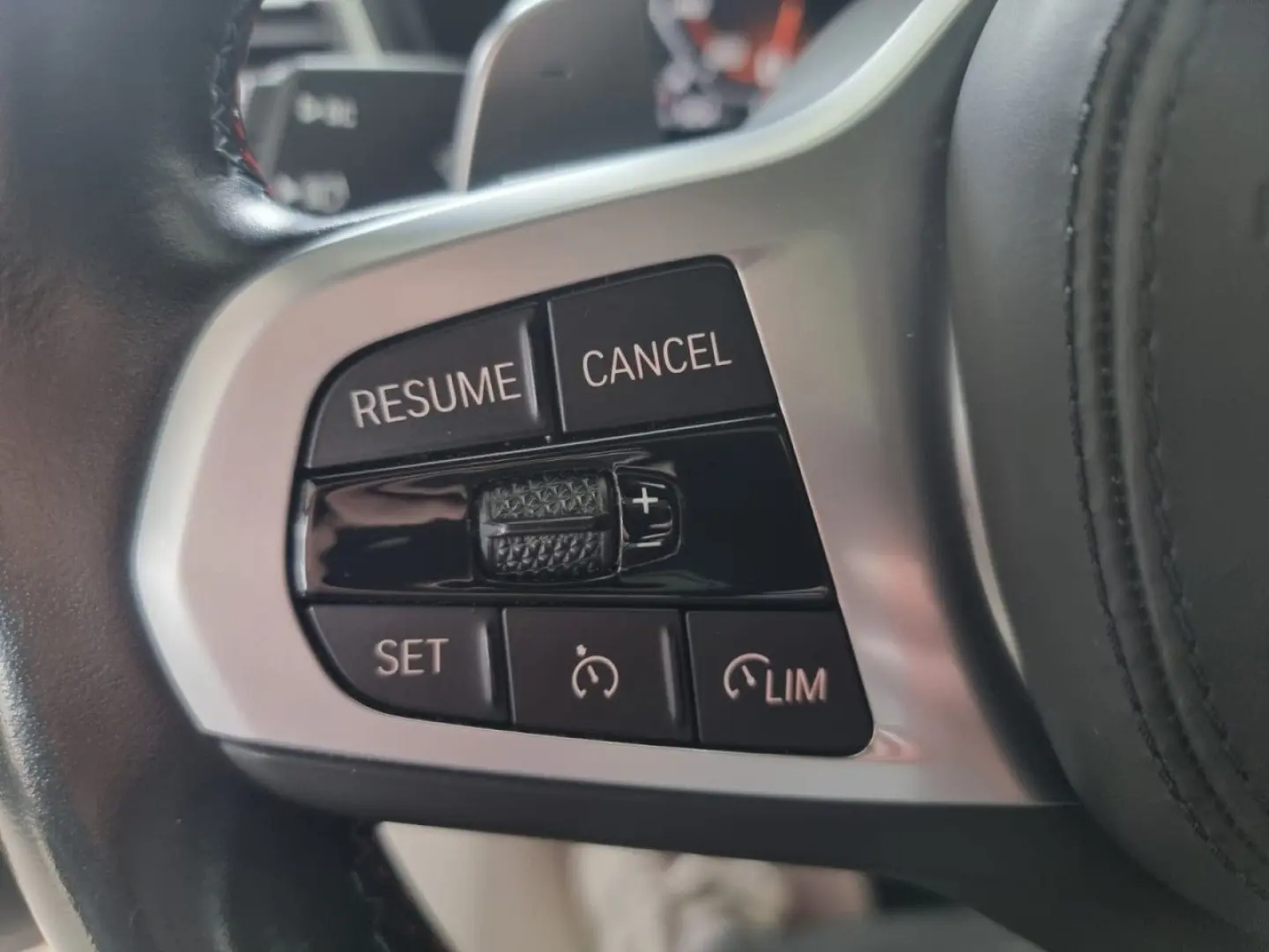 X3 M40d PANO AHK LED KAMERA LEDER HIFI DAB KESSY