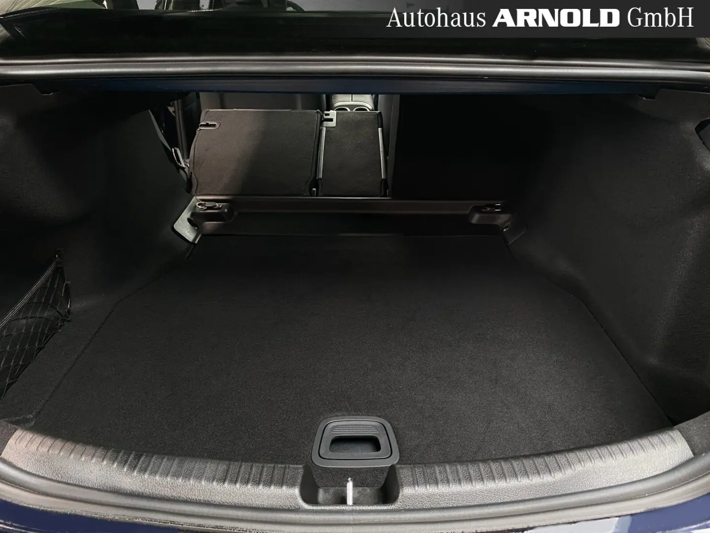 C 200 d Avantgarde Night Distr Pano HUD 360  AHK