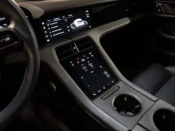 Taycan 4 Cross Turismo