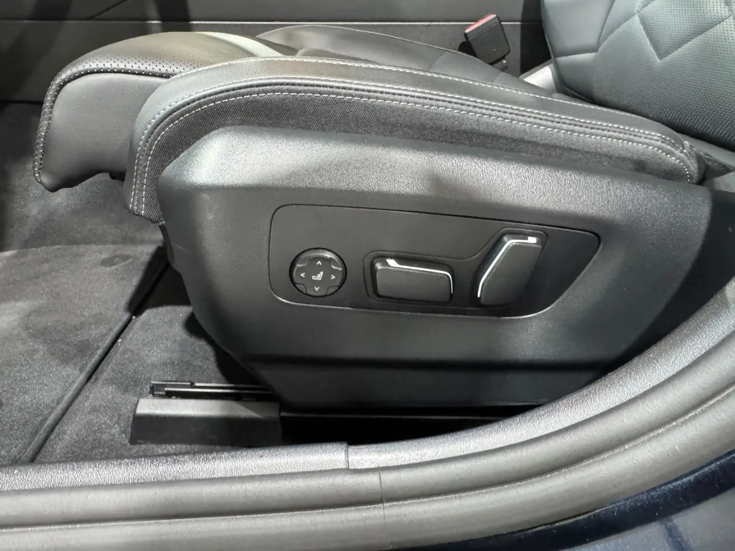 520 i M Sport Carbon HUD H&K Shadow 360  Memory