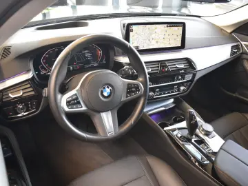 520d Touring xDrive Aut. LED~RFK~HUD~DAB~LiveC.