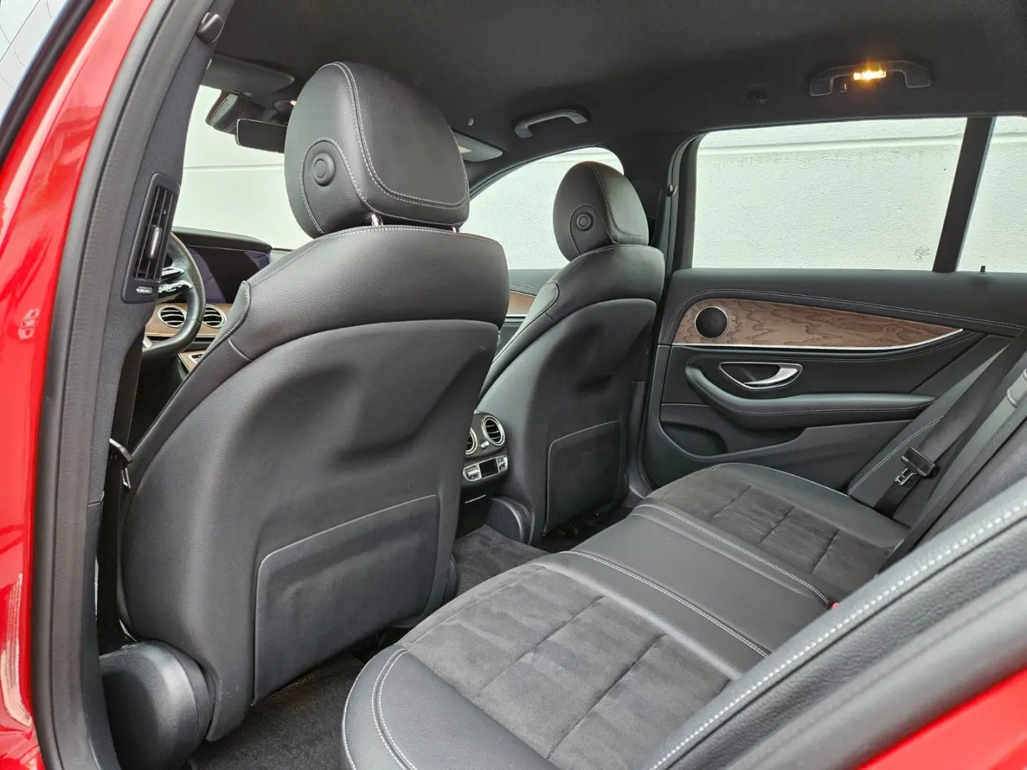 E 300de 4M AMG LINE WIDE 360 MBEAM AHK AMBIENTE