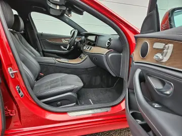 E 300de 4M AMG LINE WIDE 360 MBEAM AHK AMBIENTE