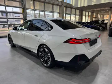 520 i M Sport Carbon Memory H&K HUD  Live Cockpi