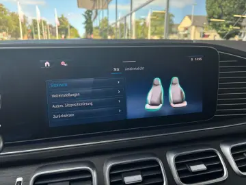 GLE 300 d 4M AMG Line Pano AHK Burm Fahreras 21