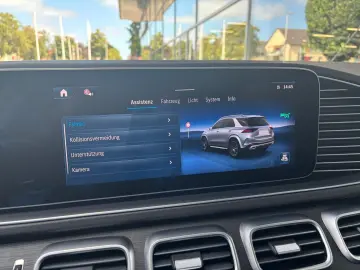 GLE 300 d 4M AMG Line Pano AHK Burm Fahreras 21