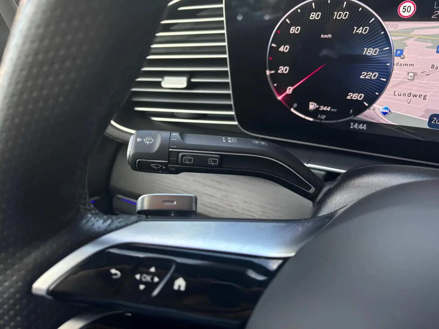 GLE 300 d 4M AMG Line Pano AHK Burm Fahreras 21