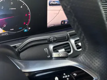 GLE 300 d 4M AMG Line Pano AHK Burm Fahreras 21