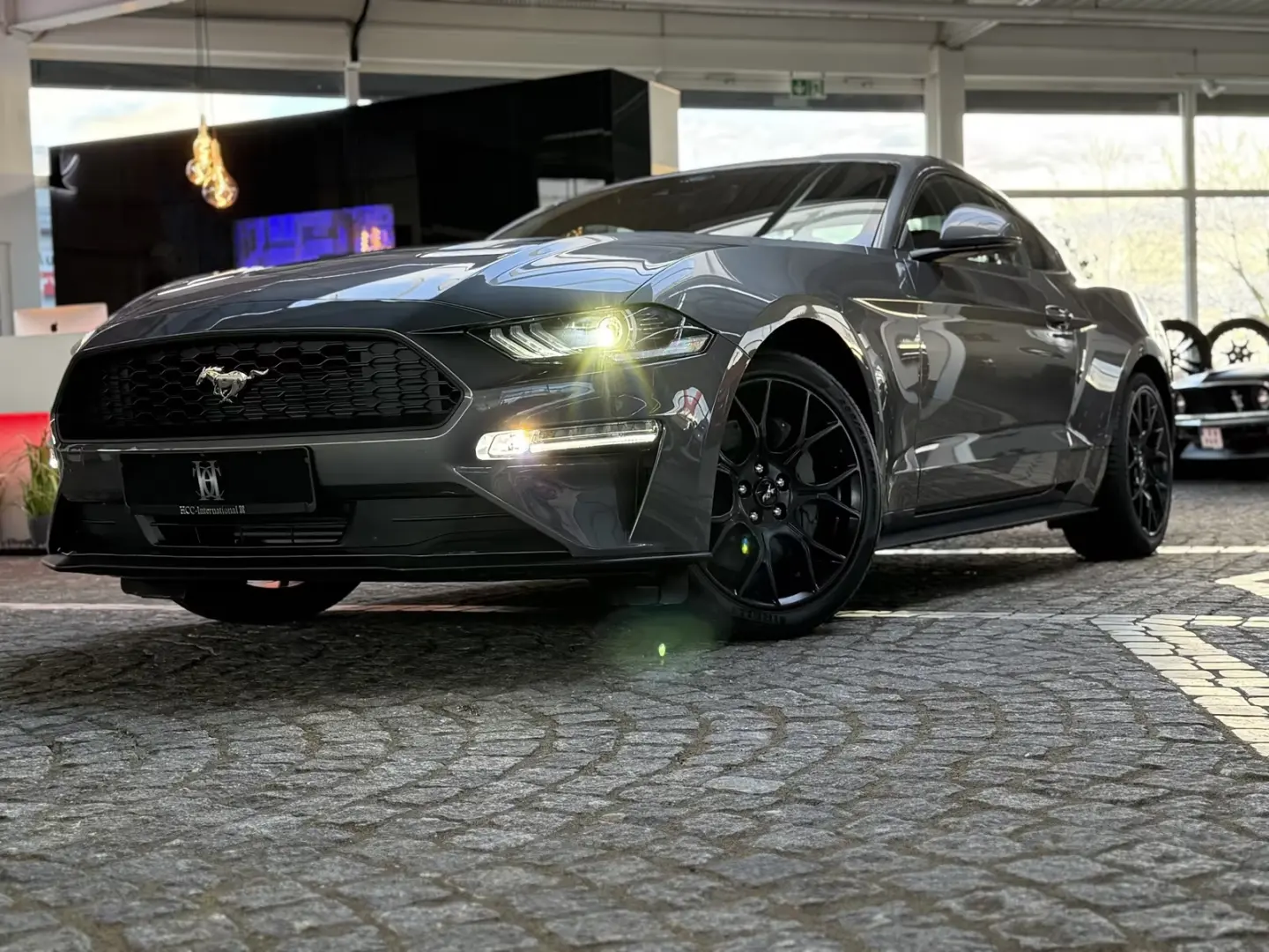 Ford Mustang 2 3 EcoBoost Autom. Neuwertig   Garantie