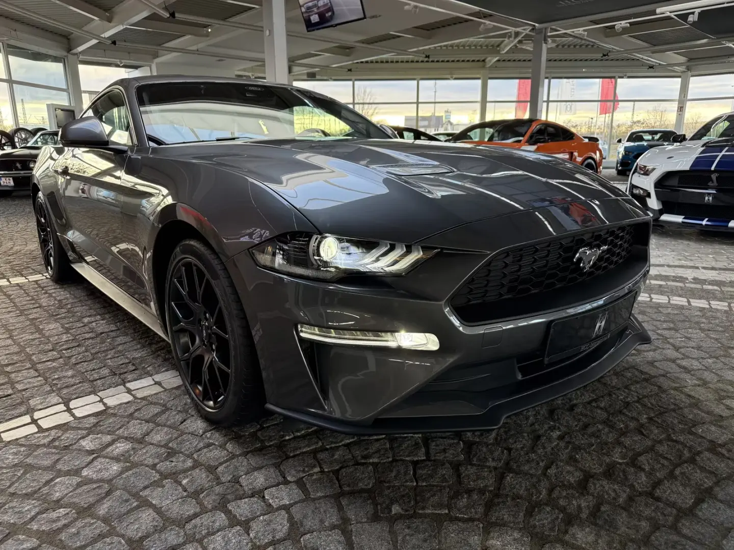 Ford Mustang 2 3 EcoBoost Autom. Neuwertig   Garantie