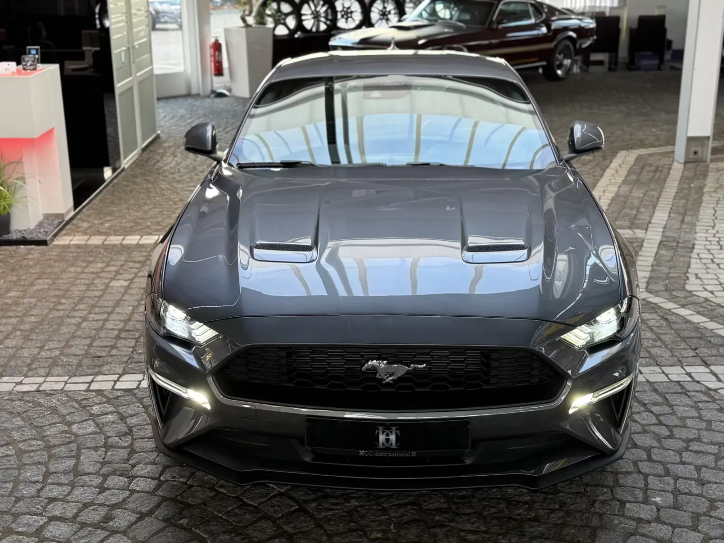 Ford Mustang 2 3 EcoBoost Autom. Neuwertig   Garantie