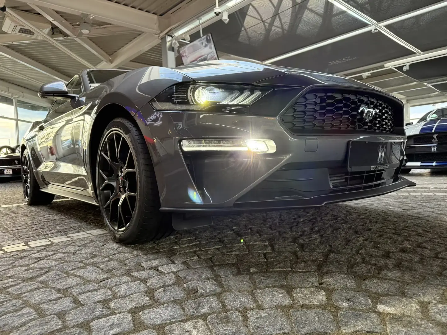Ford Mustang 2 3 EcoBoost Autom. Neuwertig   Garantie