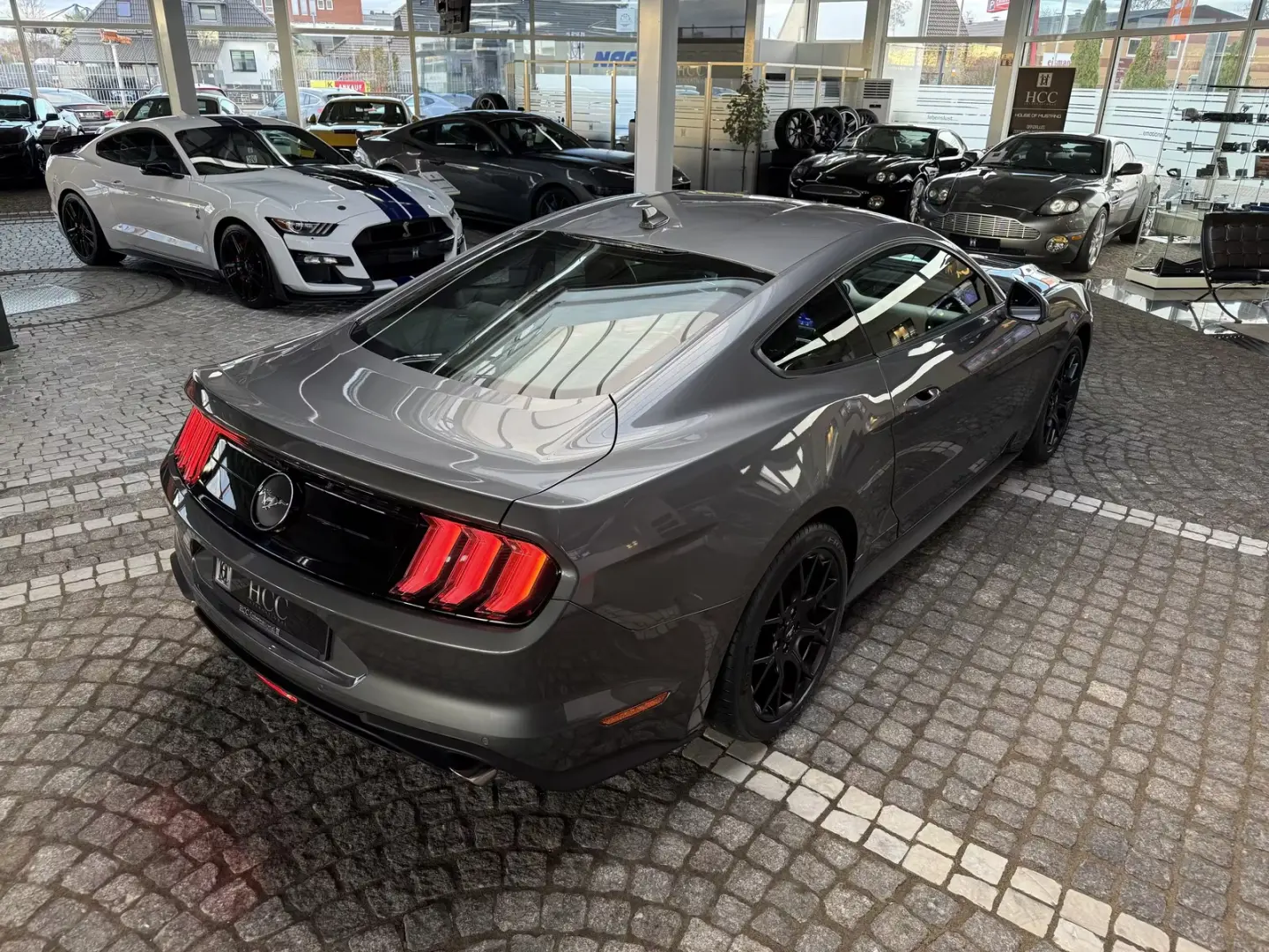 Ford Mustang 2 3 EcoBoost Autom. Neuwertig   Garantie