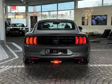 Ford Mustang 2 3 EcoBoost Autom. Neuwertig   Garantie